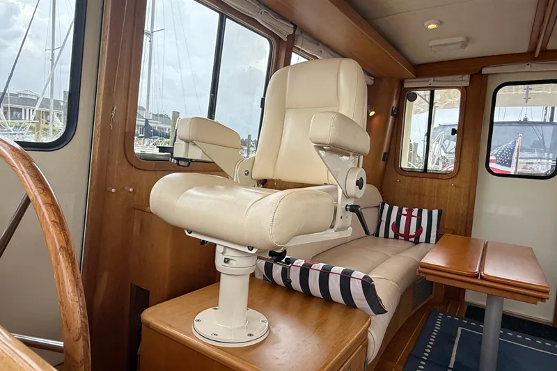 Starlite Yacht Photos Pics Helm Seat