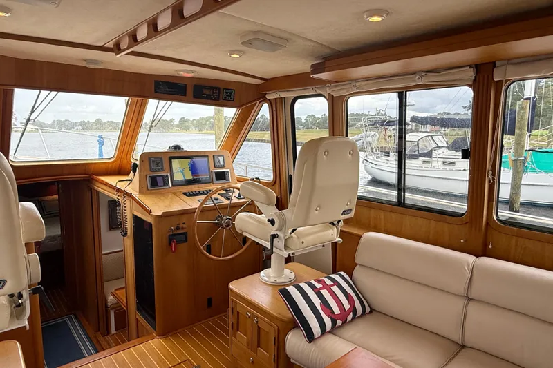 Starlite Yacht Photos Pics Access to Staterooms