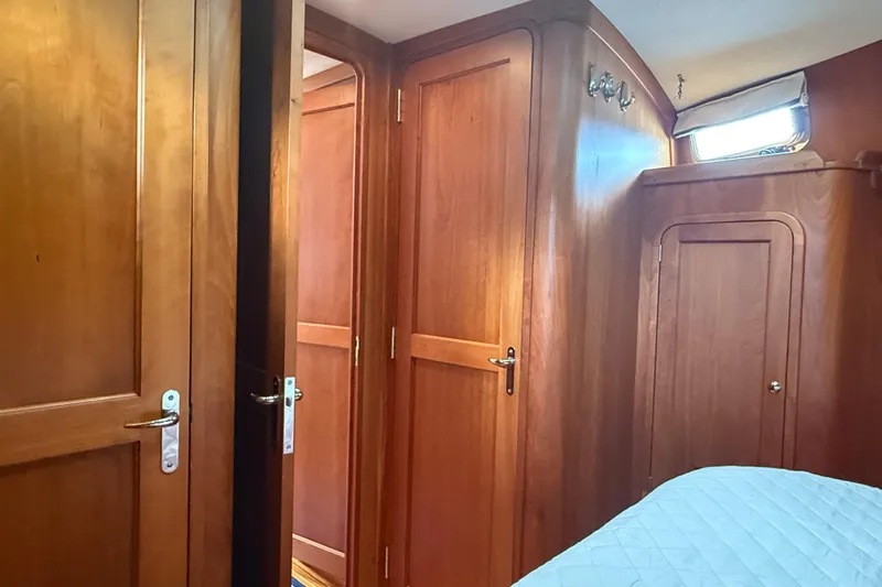 Starlite Yacht Photos Pics Primary Stateroom Storage and Entry