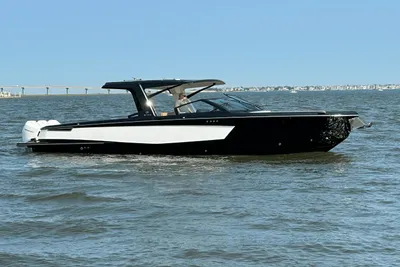 Aviara AV36 Outboard