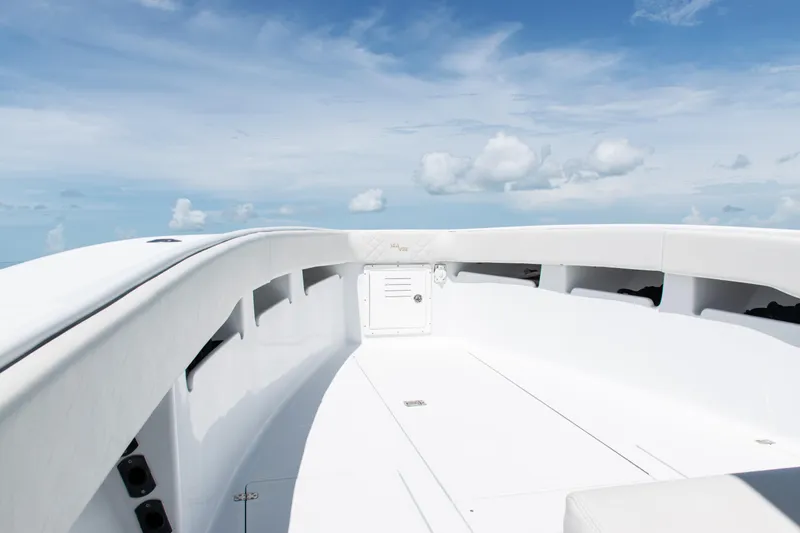  Yacht Photos Pics 2006 SeaVee 340B boat deck with clear sky and ocean view.