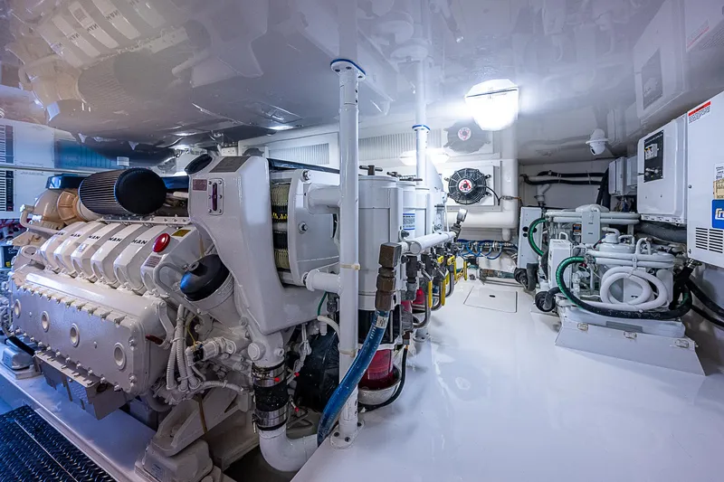 Isla Jane Yacht Photos Pics 