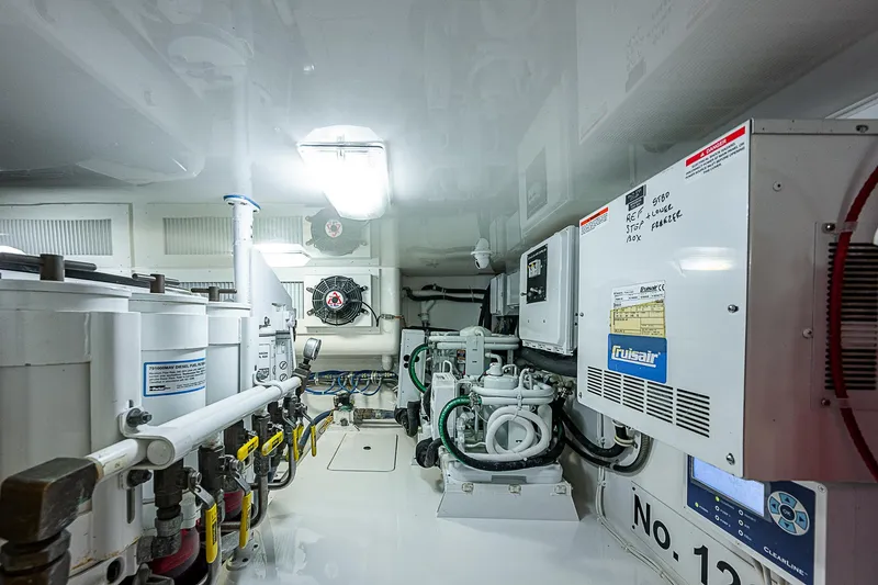 Isla Jane Yacht Photos Pics 