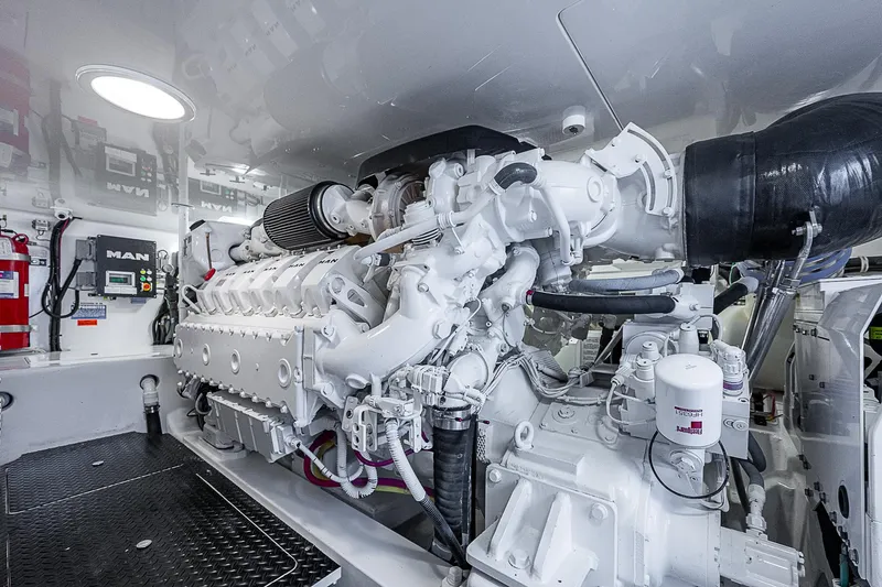 Isla Jane Yacht Photos Pics 