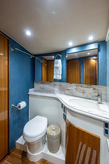 Isla Jane Yacht Photos Pics Guest Head