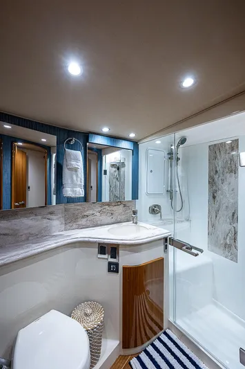 Isla Jane Yacht Photos Pics Guest Head