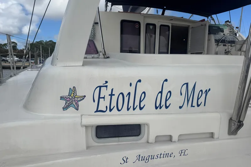 &Eacute;toile De Mer Yacht Photos Pics Leopard 42 catamaran "&Eacute;toile de Mer" docked in St. Augustine, FL, 2002 model.