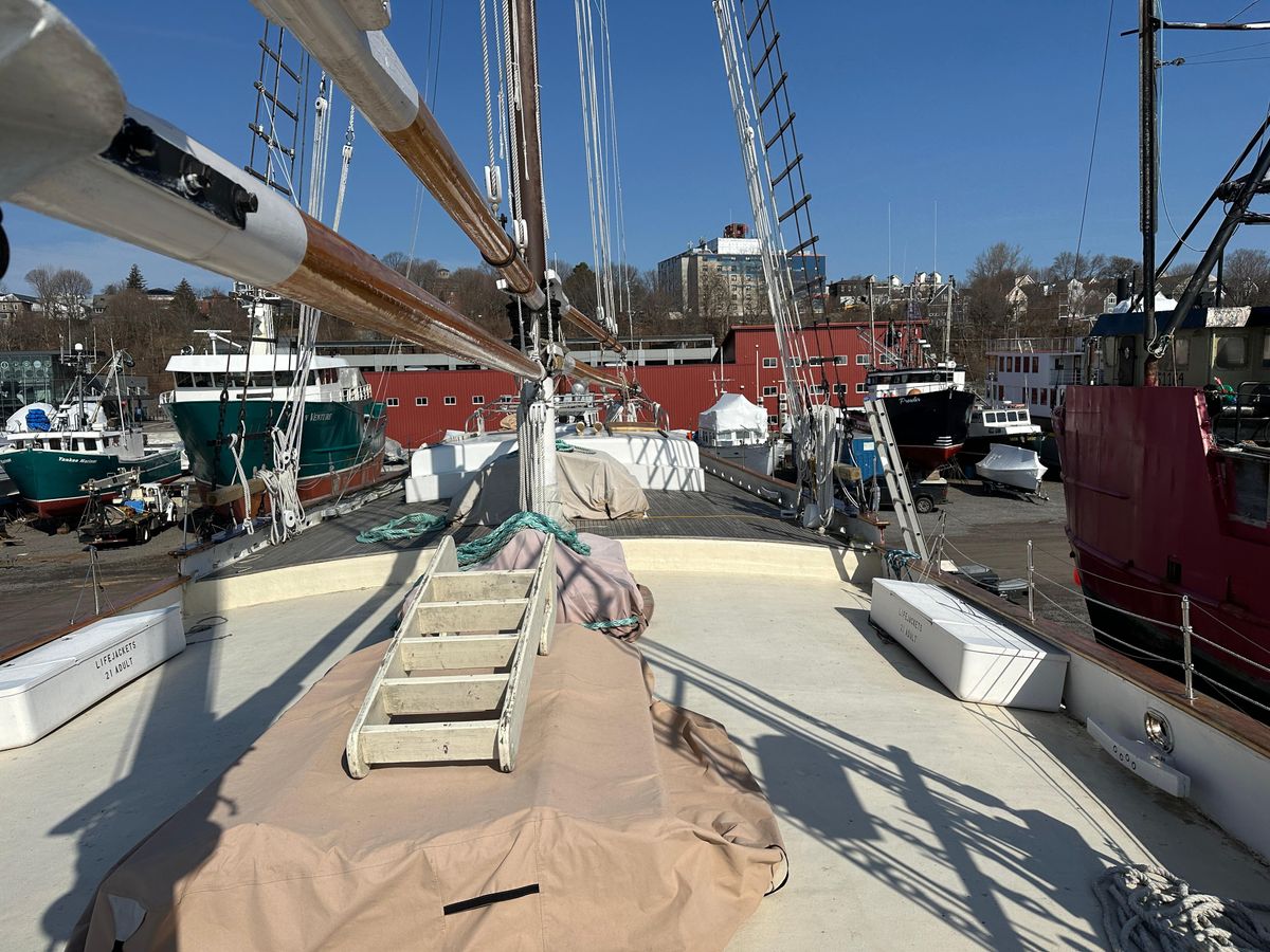2006 Schooner 90 