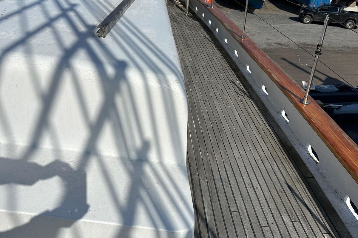 2006 Schooner 90 