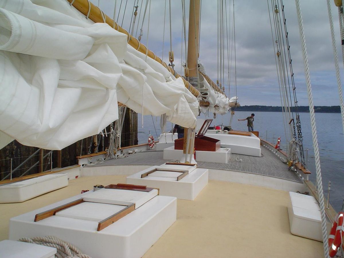 2006 Schooner 90 
