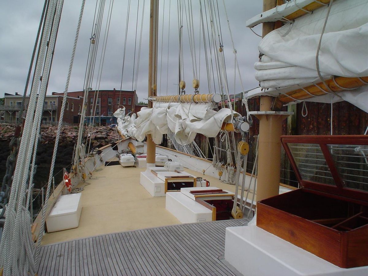 2006 Schooner 90 