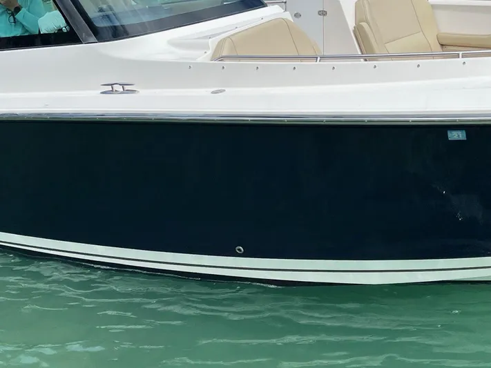  Yacht Photos Pics 2018 Pursuit 325 Dc - Image 11