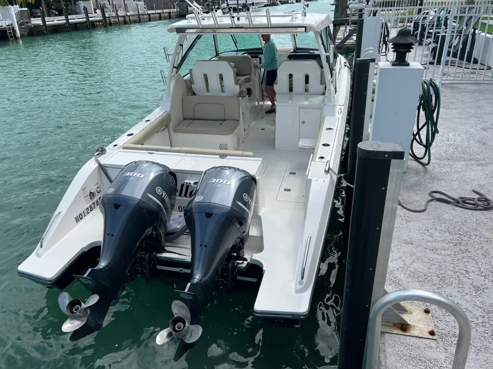  Yacht Photos Pics 2018 Pursuit 325 Dc - Image 34