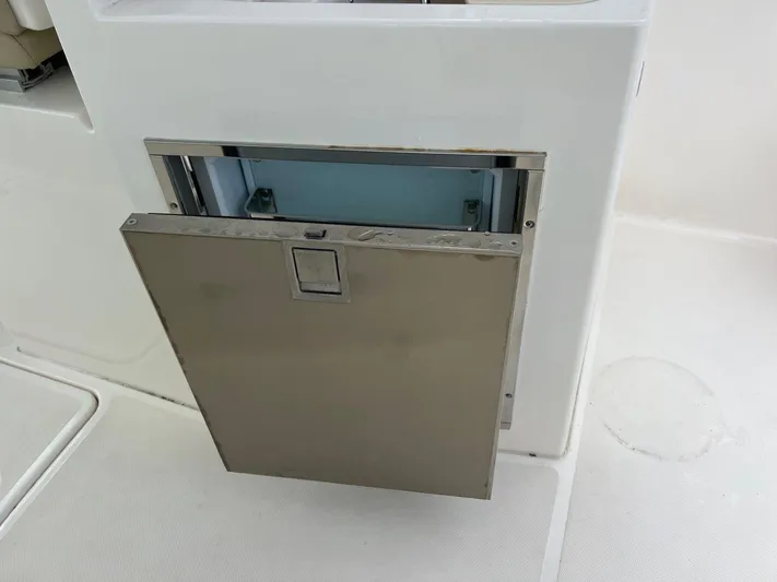  Yacht Photos Pics 2018 Pursuit 325 Dc - Image 28