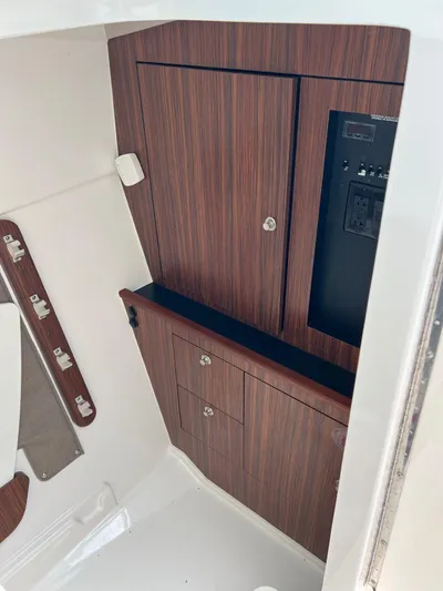  Yacht Photos Pics 2018 Pursuit 325 Dc - Image 38