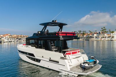 Yacht