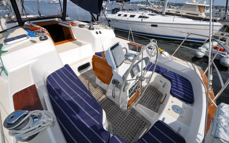 Diamond Yacht Photos Pics Tartan 4100 - Diamond - Cockpit with Cushions