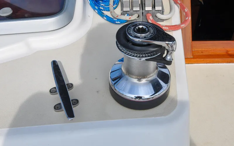 Diamond Yacht Photos Pics Tartan 4100 - Diamond - Cockpit - Port Trim Winch