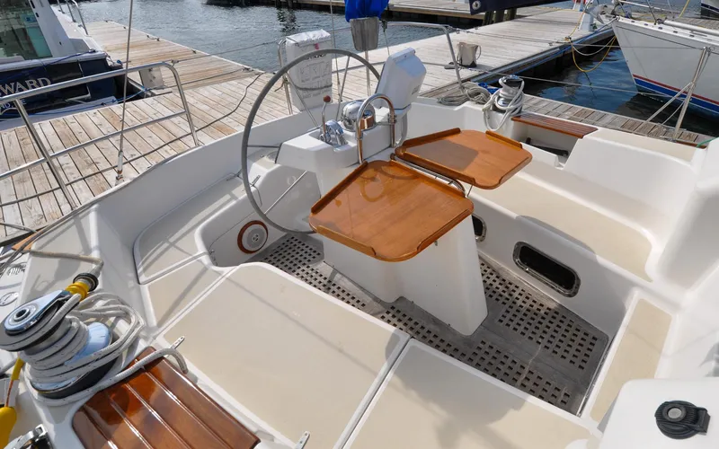 Diamond Yacht Photos Pics Tartan 4100 - Diamond - Cockpit - Table