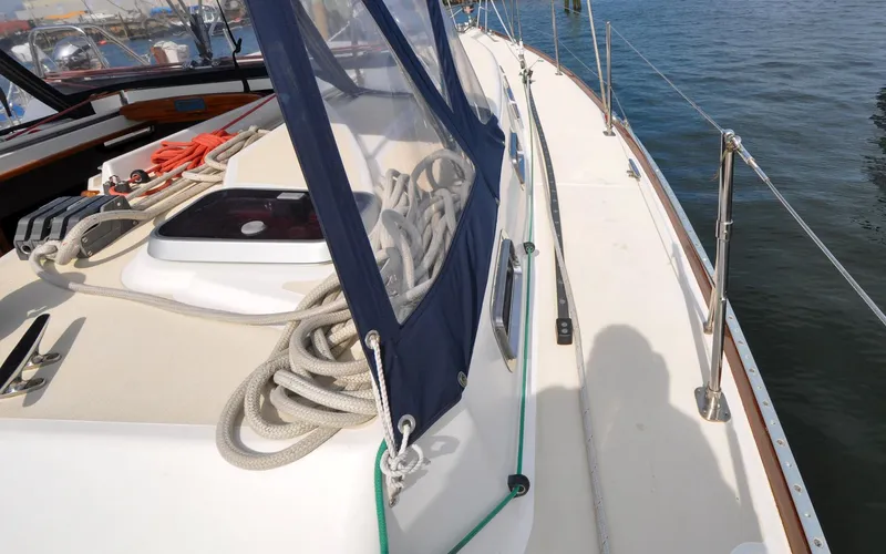 Diamond Yacht Photos Pics Tartan 4100 - Diamond - Starboard Weather Deck