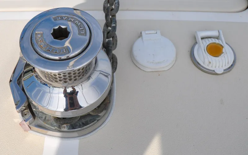 Diamond Yacht Photos Pics Tartan 4100 - Diamond - Foredeck - Electric Windlass