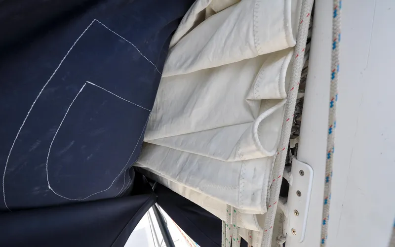 Diamond Yacht Photos Pics Tartan 4100 - Diamond- Mainsail