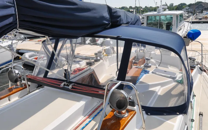 Diamond Yacht Photos Pics Tartan 4100 - Diamond - Dodger