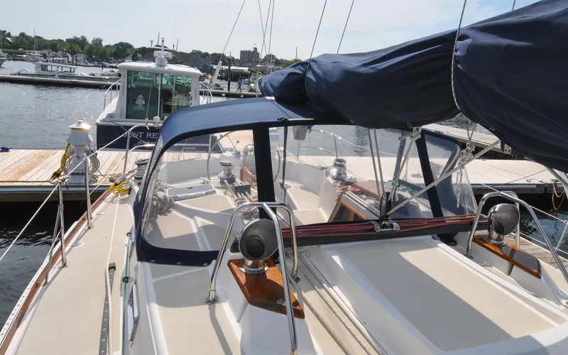 Diamond Yacht Photos Pics Tartan 4100 - Diamond - Dodger