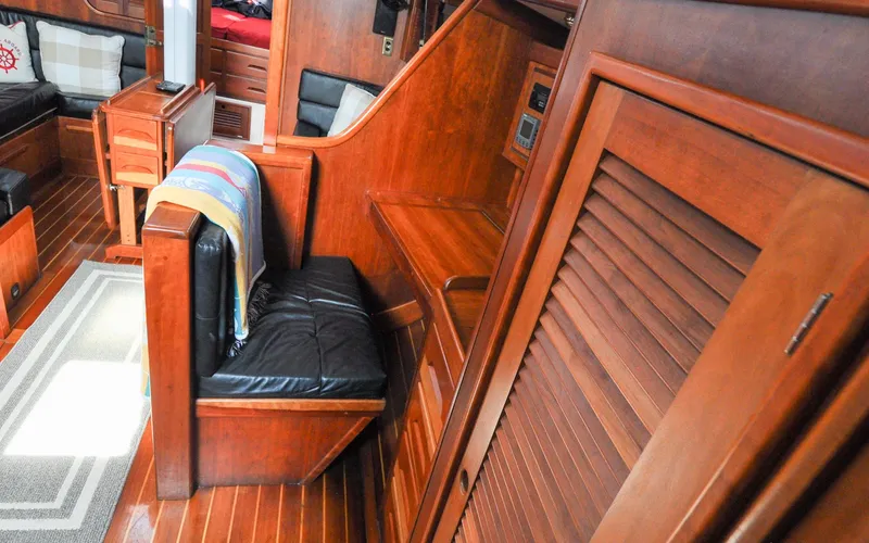 Diamond Yacht Photos Pics Tartan 4100 - Diamond - Navigation Station