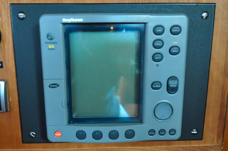 Diamond Yacht Photos Pics Tartan 4100 - Diamond - Navigation Station - Chart Plotter and Radar Display