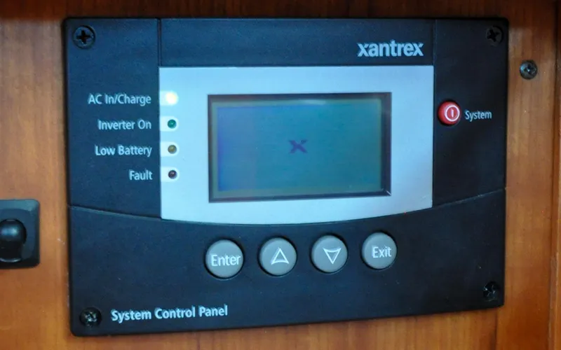 Diamond Yacht Photos Pics Tartan 4100 - Diamond - Navigation Station - Battery Monitor