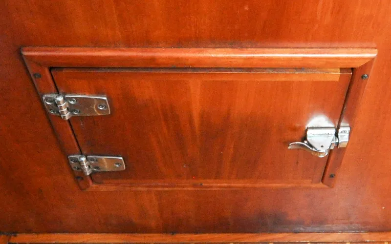 Diamond Yacht Photos Pics Tartan 4100 - Diamond - Galley - Fridge Front Loading Door