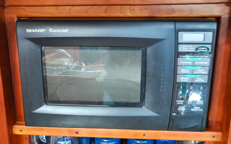 Diamond Yacht Photos Pics Tartan 4100 - Diamond - Galley - Microwave