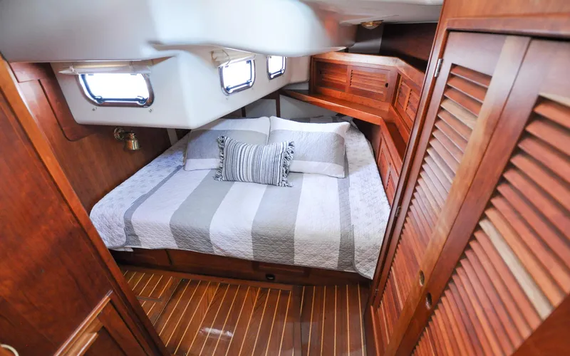 Diamond Yacht Photos Pics Tartan 4100 - Diamond - Aft Cabin