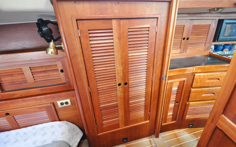 Diamond Yacht Photos Pics Tartan 4100 - Diamond - Aft Cabin - Locker Storage