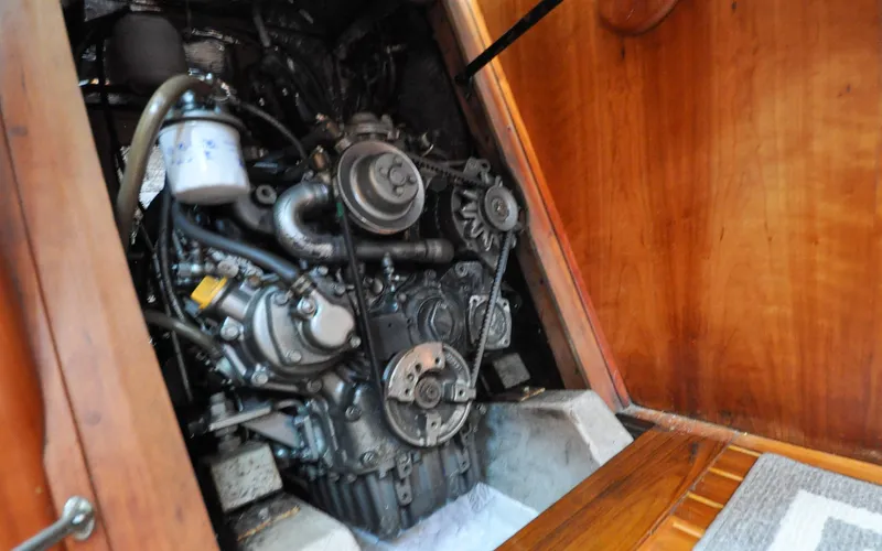 Diamond Yacht Photos Pics Tartan 4100 - Diamond - Engine Compartment
