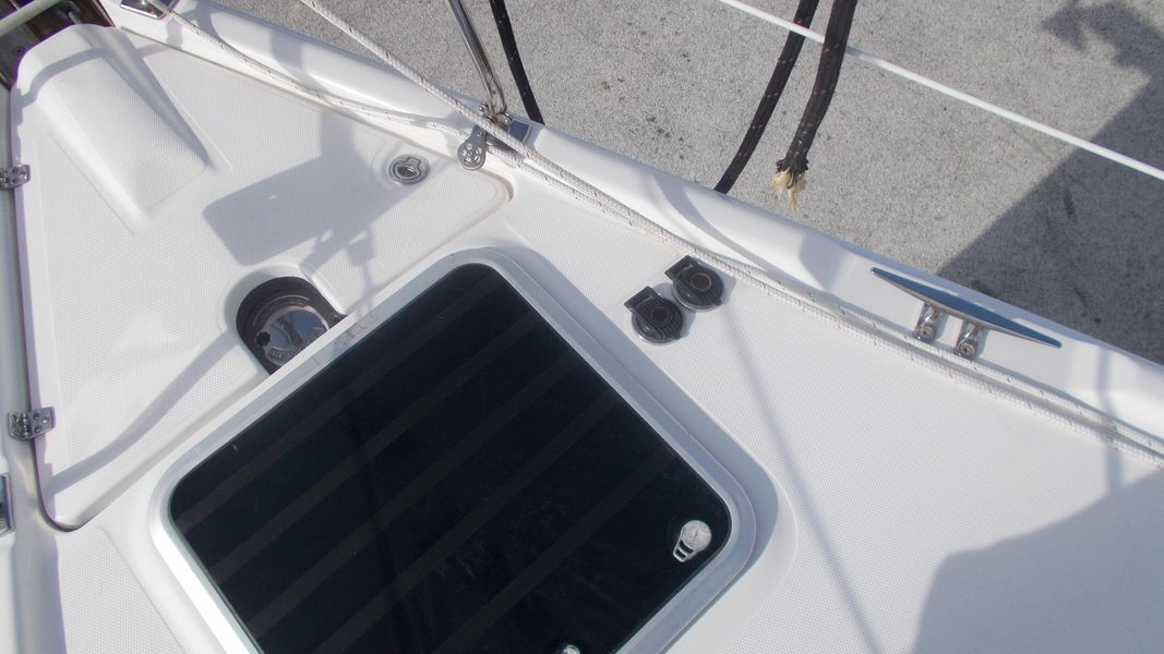 2009 Hunter 49