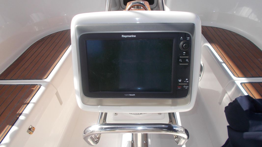 2009 Hunter 49