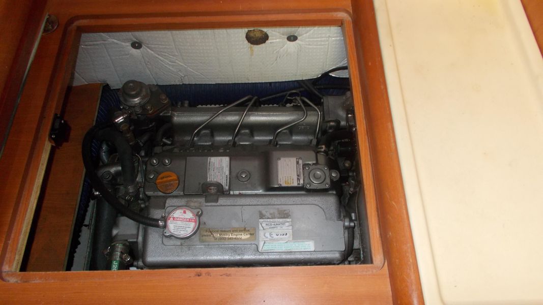 2009 Hunter 49