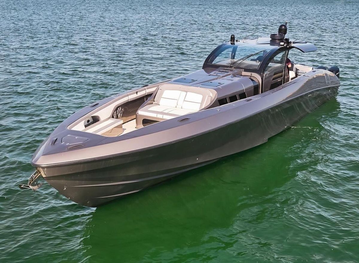 2019 Midnight Express 60 