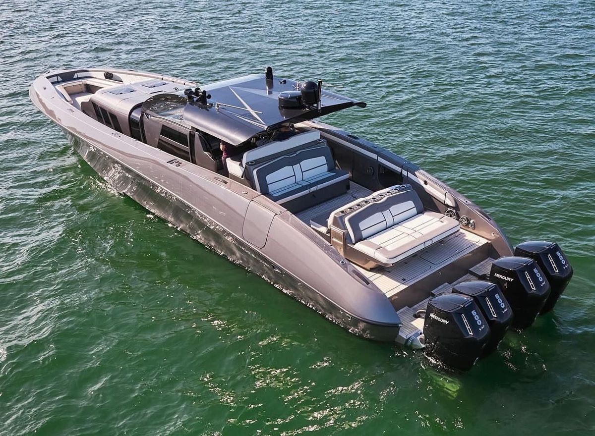 2019 Midnight Express 60 