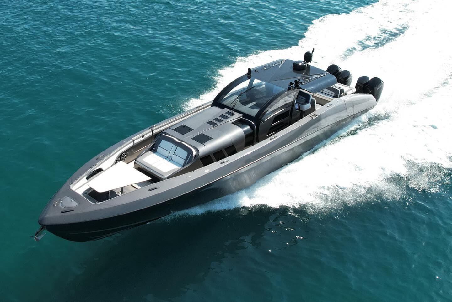 Midnight Express 60 Pied-a-Mer