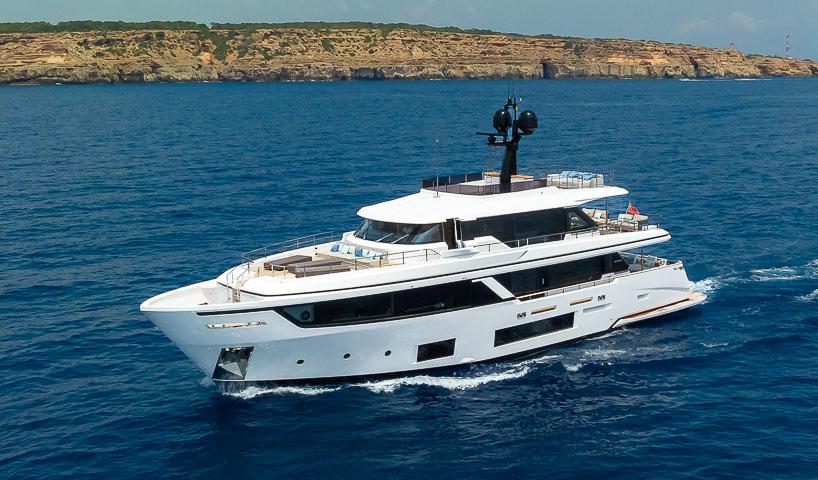 2022 Custom Line 30 Navetta