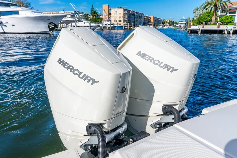 Bwce0715h122 Yacht Photos Pics Twin Mercury outboard engines on a 2022 Boston Whaler 330 Outrage boat.