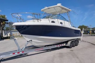 Robalo R305 Walkaround