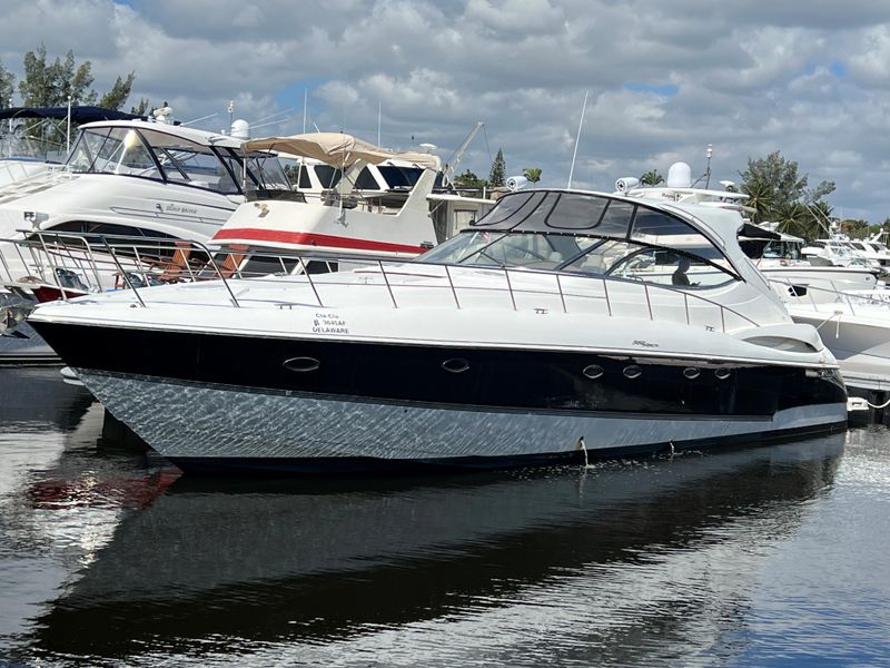 2011 Cruisers Yachts 560 Express