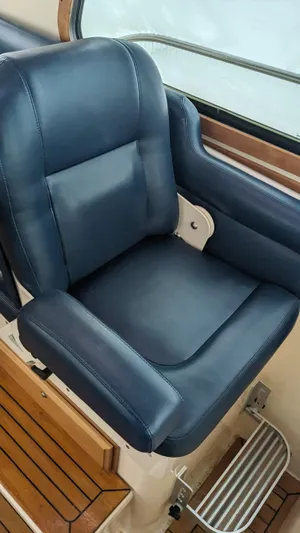 Sea Ranger Yacht Photos Pics Captain's chair on a 2008 Sabre 34 Express boat.