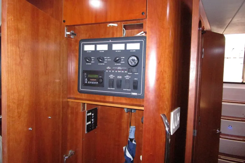 Endless Summer Yacht Photos Pics Salon electrical panel