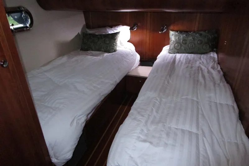 Endless Summer Yacht Photos Pics Guest cabin looking aft