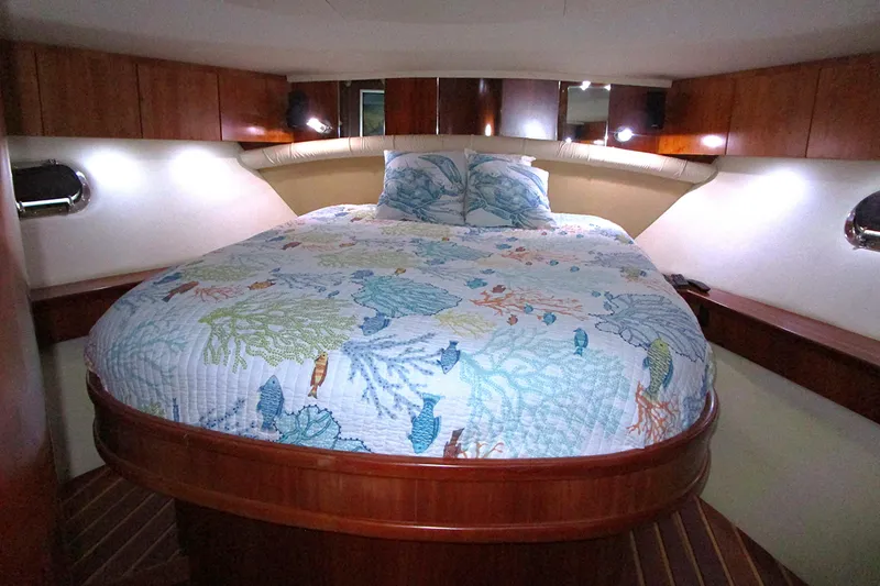 Endless Summer Yacht Photos Pics Master cabin